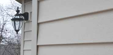 siding installer 370x180